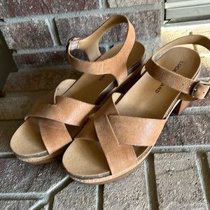 Lucky Brand 8.5 sandals